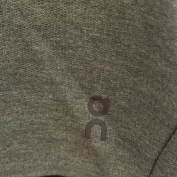 On Running Performance Hoodie - XS - Picture 6 of 9
